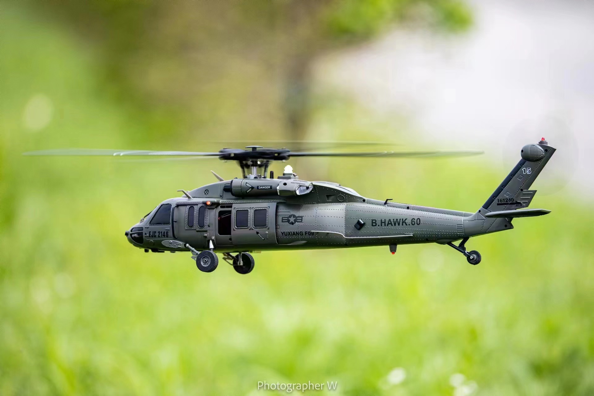 6CH 3D Black Hawk UH-60 Scale RC Helicopter W/ Automatic Stabilization  System - RTF